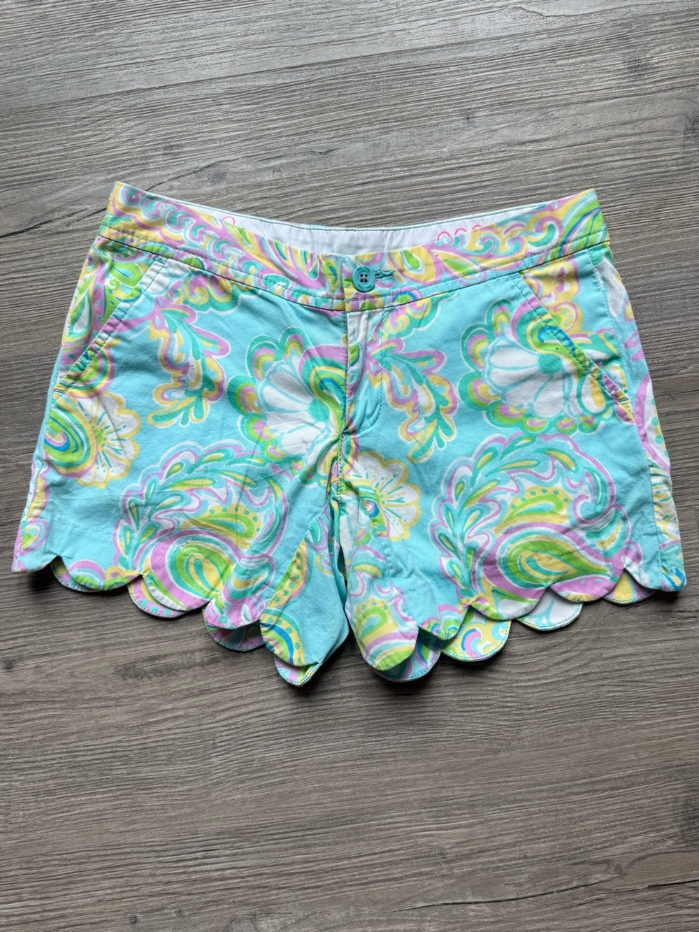 Lilly Pulitzer Buttercup Shorts Women’s Size 00 Scalloped Hem Pastel Print